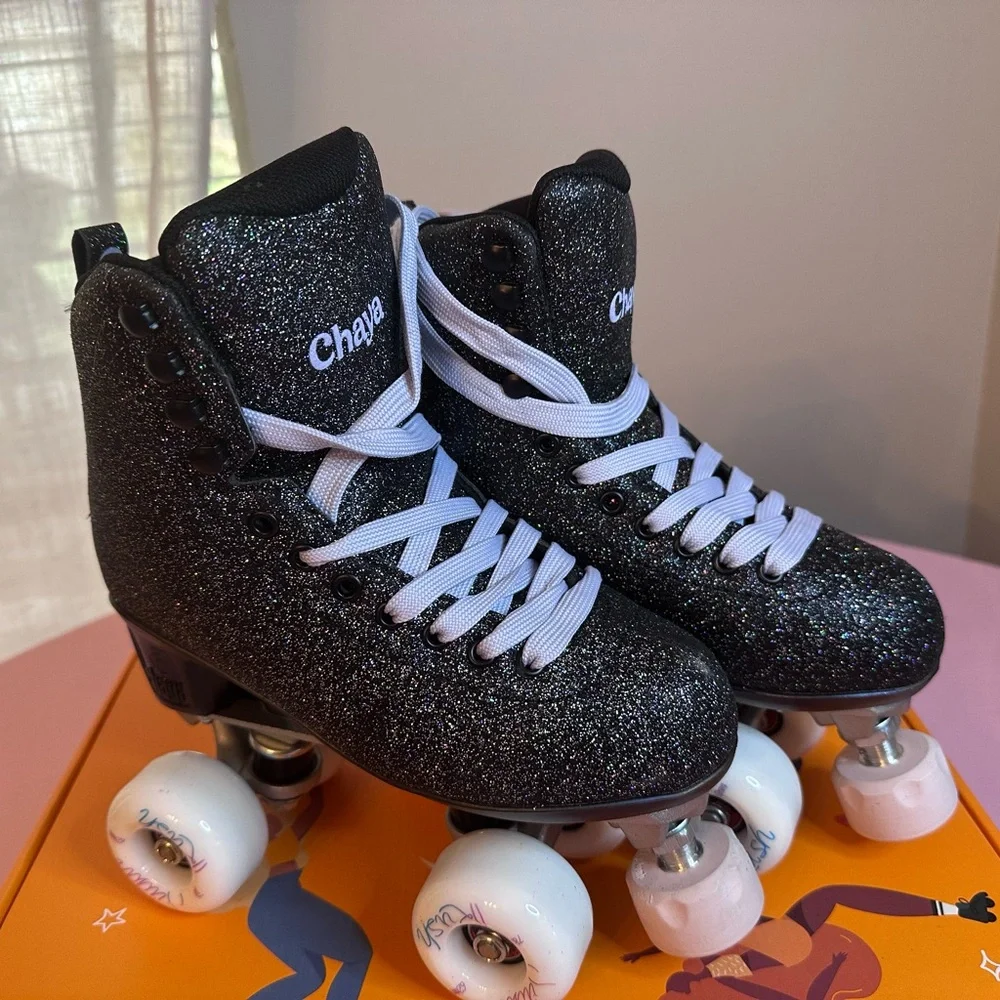 Chaya Women’s or Kids Glitter Quad Roller Skates - Black - Picture 4 of 8